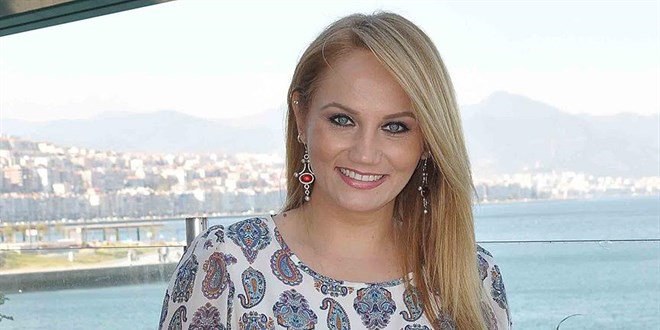 Pınar Aydınlar'a havalimanında 'Seyit Rıza' gözaltısı