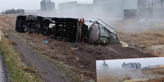 Devrilen asit yüklü tankerin şoförü öldü