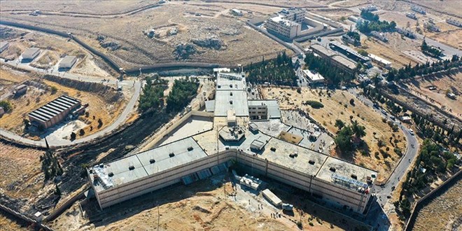 AFAD, Sednaya Hapishanesi'nde arama kurtarma çalışmalarına başladı