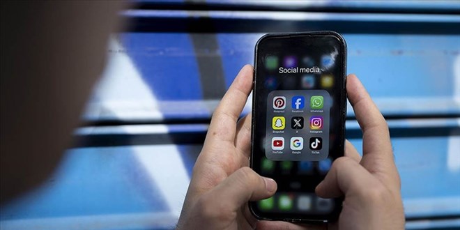 '5 gençten 1'inin gizli profili var'