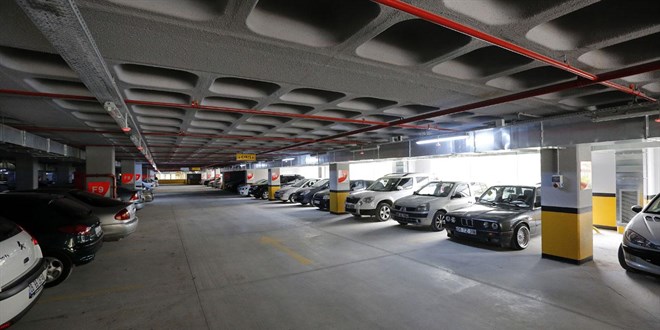 Korsan otoparkçılık yapan 12 kişi yakalandı
