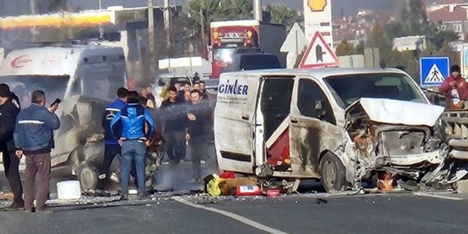 Zincirleme trafik kazasında 7 kişi yaralandı