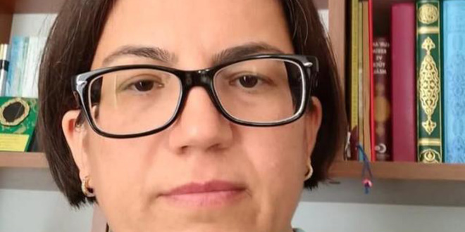 Evinde hareketsiz halde bulunan öğretmen kurtarılamadı