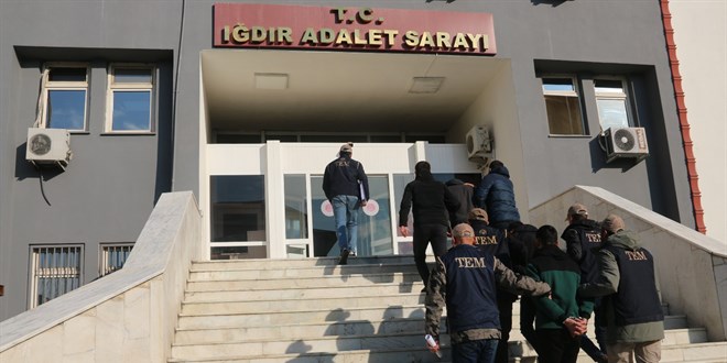 AK Parti İl Başkanlığına molotofkokteyli ile saldırıda 2 tutuklama