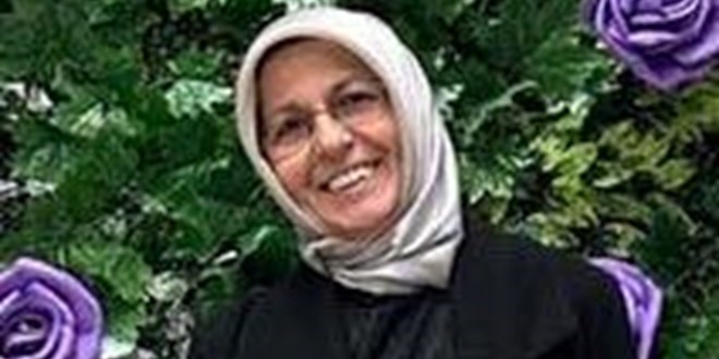 Çöp kamyonunun çarptığı 2 çocuk annesi öldü