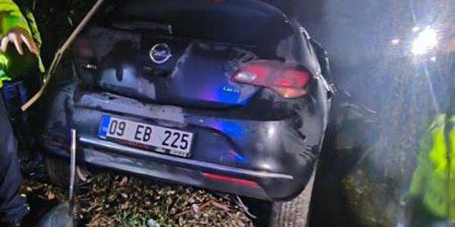 Aydın'da otomobil bariyere çarptı: 1 ölü 2 yaralı