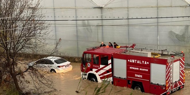Manavgat'ta şiddetli yağış: 236 kişi mahsur kaldı