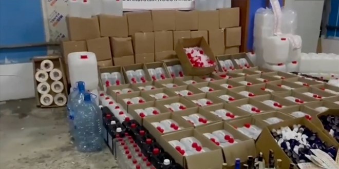 Yılbaşı öncesi, son 1 haftada 10 bin 600 litre sahte alkol yakalandı