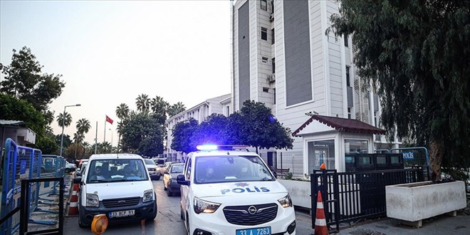 Kendilerini PTT görevlisi olarak tanıtan 6 dolandırıcı tutuklandı