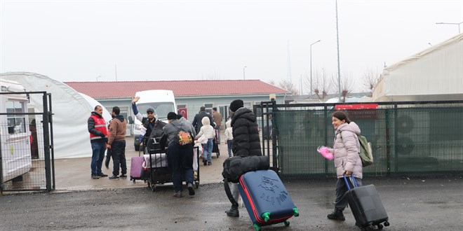 Türkiye'deki Suriyelilerin Kilis'ten ülkelerine dönüşü sürüyor