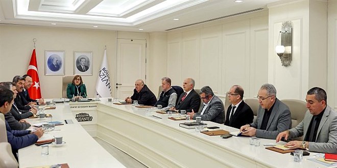 Şam ve Halep'teki camilerin halıları Gaziantep'ten gönderilecek