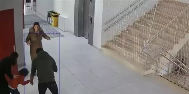 Okul müdürü boğazına boncuk kaçan öğrencinin hayatını kurtardı