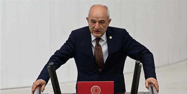 Saadet Partili vekil istifa ederek CHP'ye geçti