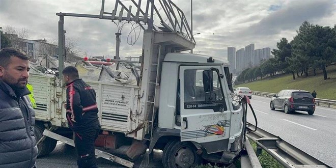 TEM yolunda zincirleme kaza: 4'ü çocuk 8 yaralı