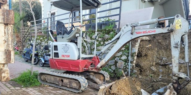 Ağaç budarken fenalaştı, hastanede hayatını kaybetti