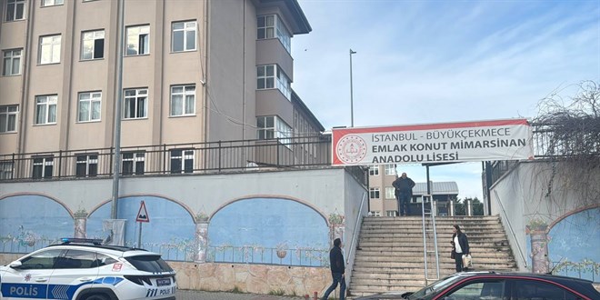 Büyükçekmece'de kaynağı belli olmayan koku nedeniyle iki okul boşaltıldı