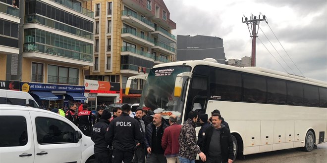 Galatasaray-Göztepe taraftarı bıçakla birbirine saldırdı: 50 gözaltı!