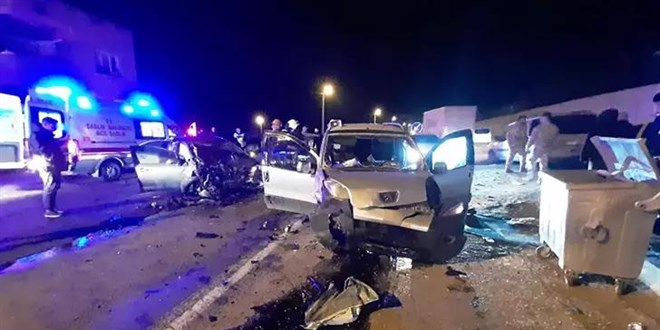 Mardin'de zincirleme trafik kazasında 1'i ağır 6 kişi yaralandı
