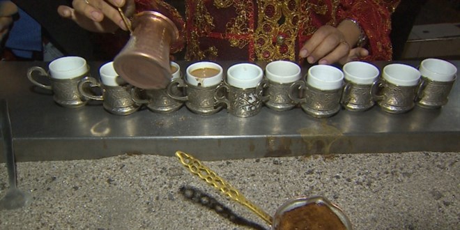 Bir bardağı 90 lira, havalar soğuyunca ilgi arttı