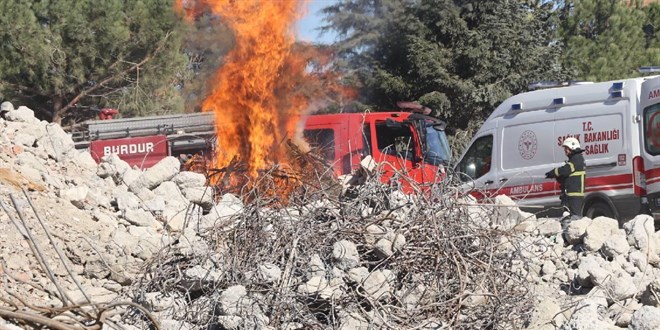 Burdur'da 5,2 büyüklüğünde deprem senaryosuyla tatbikat yapıldı