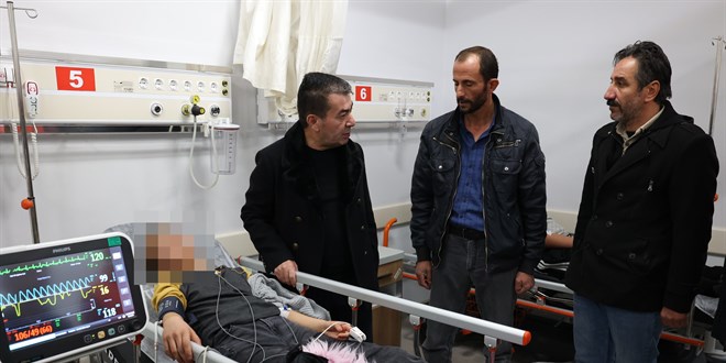 Öğrenci servisi ile otomobil çarpıştı: 5'i öğrenci 10 yaralı