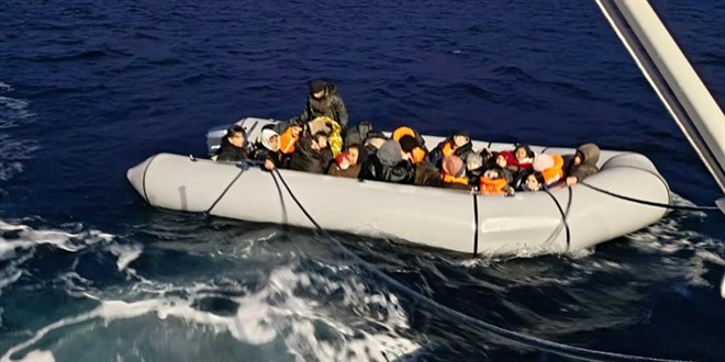 Çok sayıda düzensiz göçmen kurtarıldı