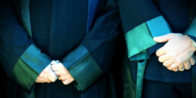 AYM: Soruşturması uzayan avukata tazminat ödenmeli