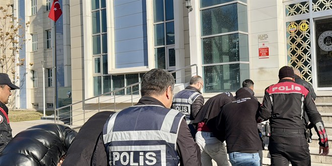 'Kombi bakımı' bahanesiyle 1,5 milyon lira dolandırdılar