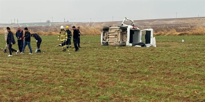 Kontrolden çıkan araç takla attı: 2 ölü, 4 yaralı