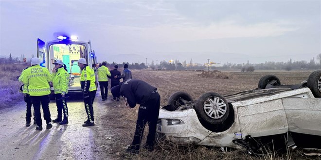 Ankara'da devrilen otomobildeki 1 kişi öldü, 4 kişi yaralandı