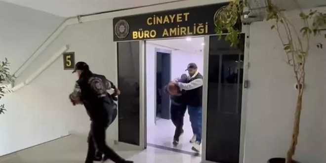 Evliliğe izin çıkmadı; sevgilisi ile annesini tüfekle vurdu