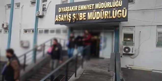 Sahte internet sitesi ile araç kiralama hizmeti veren şebeke çökertildi