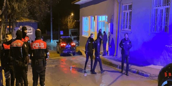 Kavgada silahlar patladı: 2 kişi yaralandı