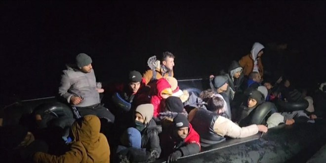 Ege Denizi'nde 35 düzensiz göçmen yakalandı