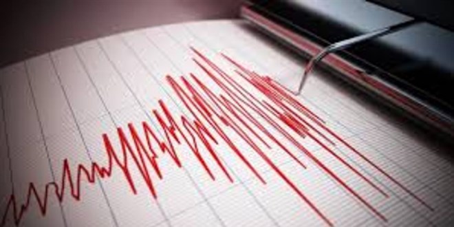 Ege Denizi'nde bir deprem daha! Halk panik içinde