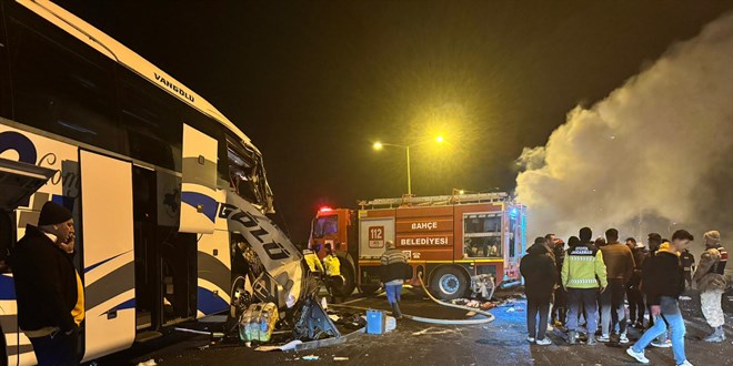 Gaziantep'te zincirleme trafik kazasında 1 kişi öldü