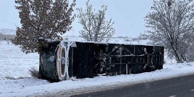 Nevşehir'de yolcu otobüsü devrildi: 5 yaralı
