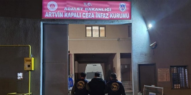 Interpol'ün aradığı şüpheli Artvin'de yakalandı