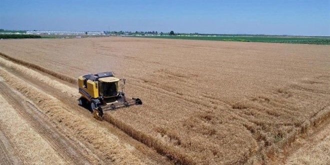 Hatay'da depremzede üreticilere makine, ekipman ve gübre dağıtıldı