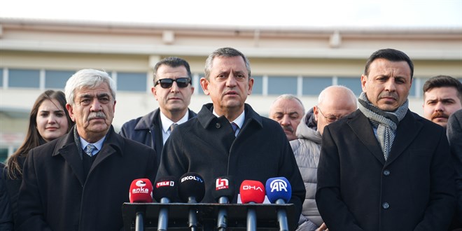 Özgür Özel, Özdağ ve bazı tutukluları cezaevinde ziyaret etti
