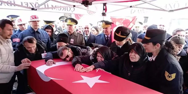 Şehidin annesine ev sözünü bakanlık yerine getirecek