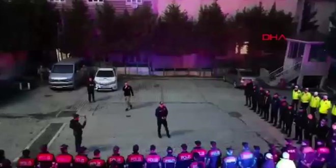 Esenyurt'ta Denetimlerde Sahte Polis Kıyafeti ve Uyuşturucu Bulundu