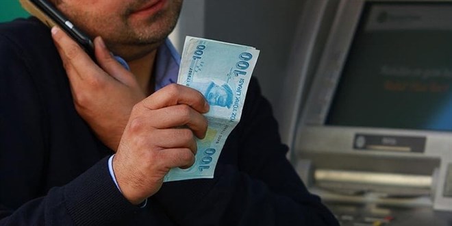Güngören'de bir kadını 'polisim' diyerek dolandırdılar