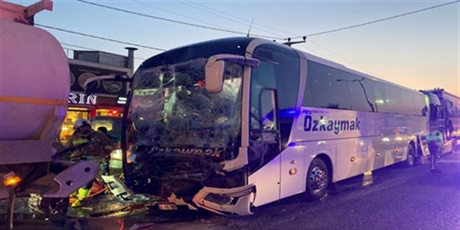 4 araç zincirleme kazaya karıştı: 1 ölü, 7 yaralı