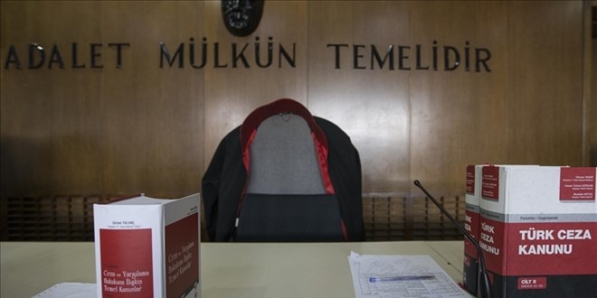 Dolandırıcılıktan yargılanan avukat ve katip tahliye edildi
