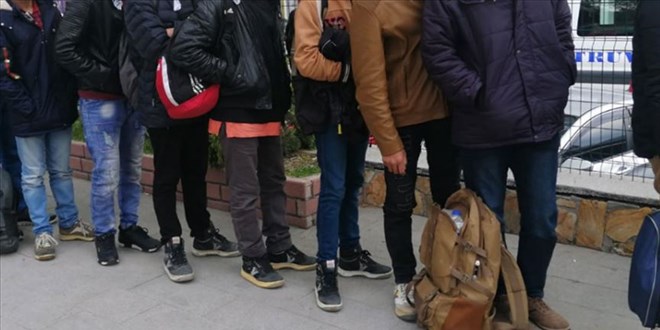 Kırklareli'nde 13 düzensiz göçmen yakalandı