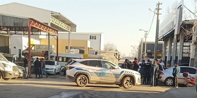 Sanayi sitesinde kavga! Ortalık savaş alanına döndü