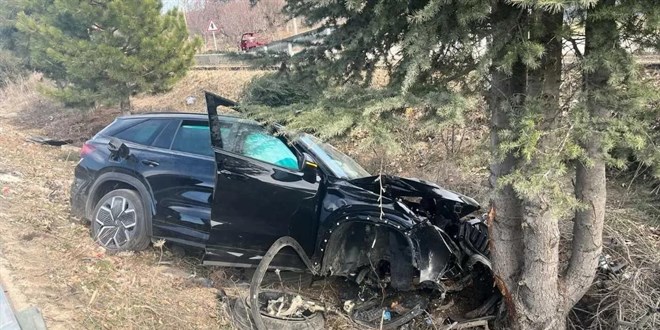 Şarkikaraağaç Belediye Başkanı ve ailesi trafik kazası geçirdi