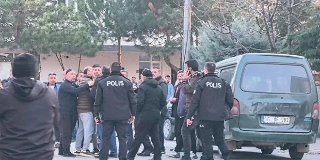 Bıçaklı ve çekiçli borç-alacak kavgası: 3 yaralı