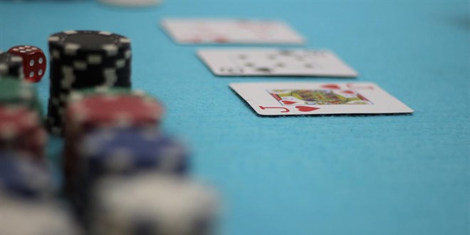 Kumar oynayan 36 kişiye 332 bin 832 lira ceza kesildi